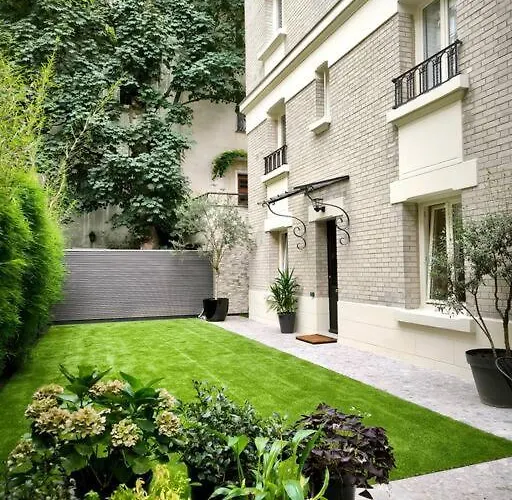 Montmartre En Rez-De-Jardin