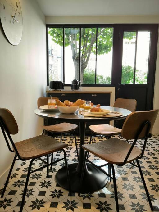 Montmartre En Rez-de-jardin Appartement