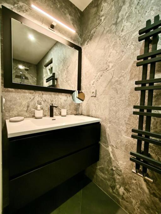 Montmartre En Rez-de-jardin Appartement