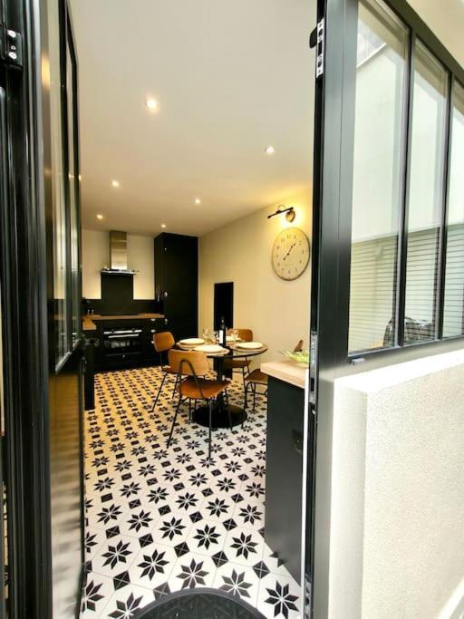 Montmartre En Rez-de-jardin Appartement *