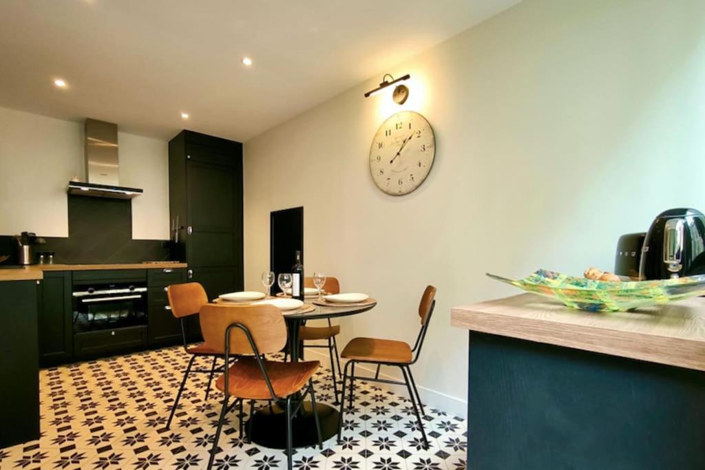 Montmartre En Rez-de-jardin Appartement Parijs