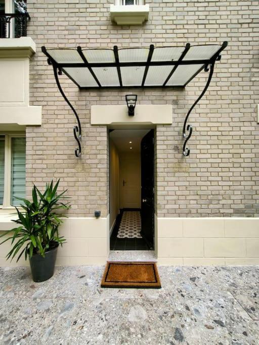 Montmartre En Rez-de-jardin *
