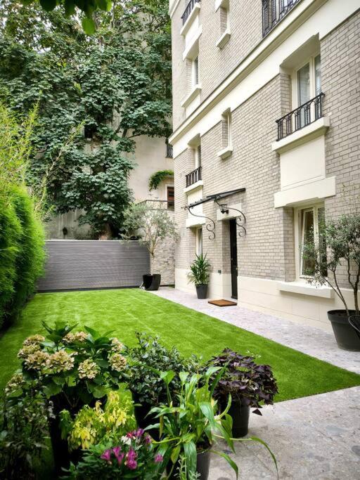 Montmartre En Rez-de-jardin * Parijs
